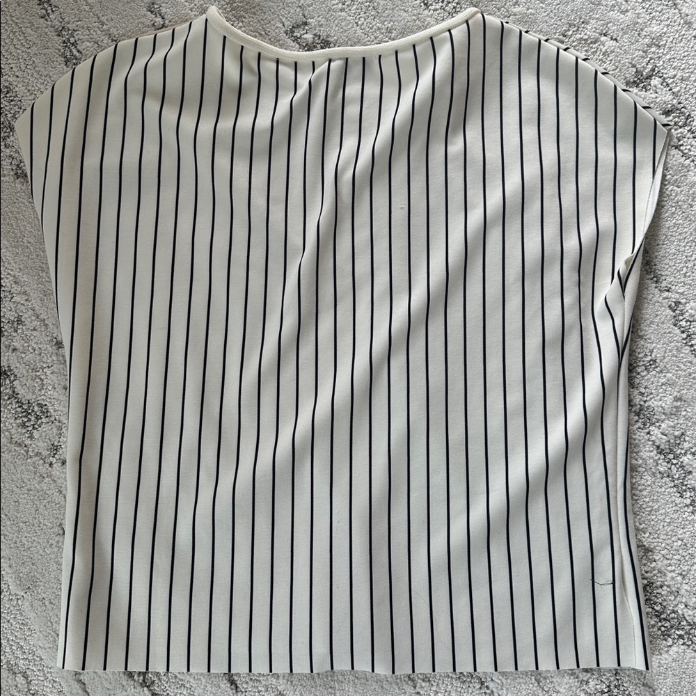Zara size medium sweater top - Picture 3 of 3